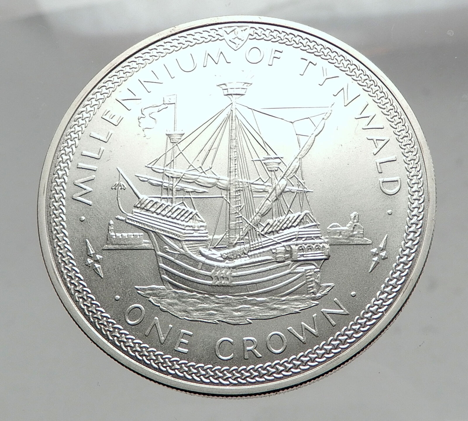 1979 ISLE of MAN Millenium of TYNWALD Silver Crown Coin Man-o-war SHIP i63553