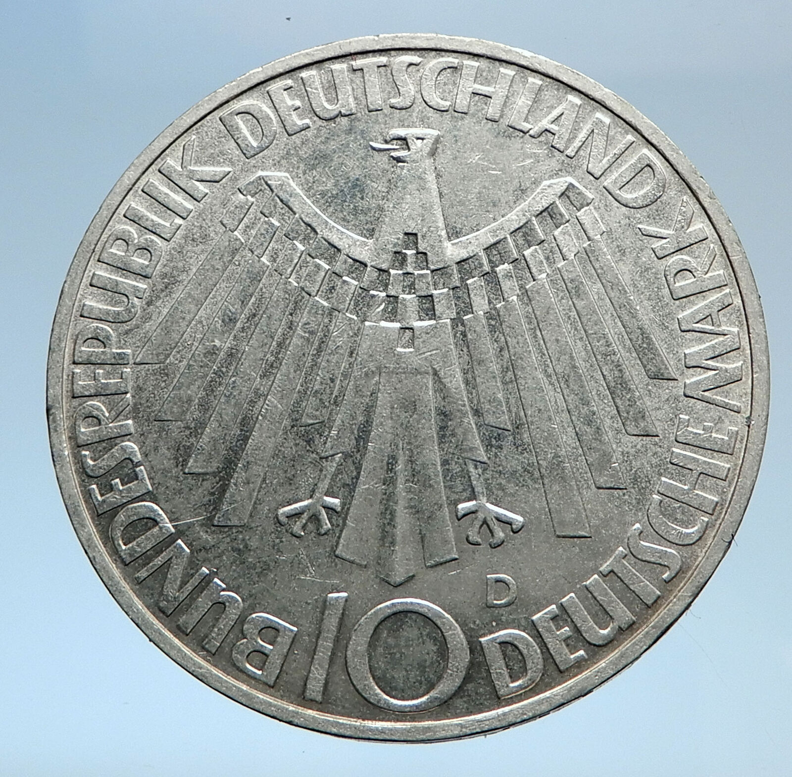 1972 Germany Munich Summer Olympic Games SPIRAL 10 Mark Silver Coin i74038