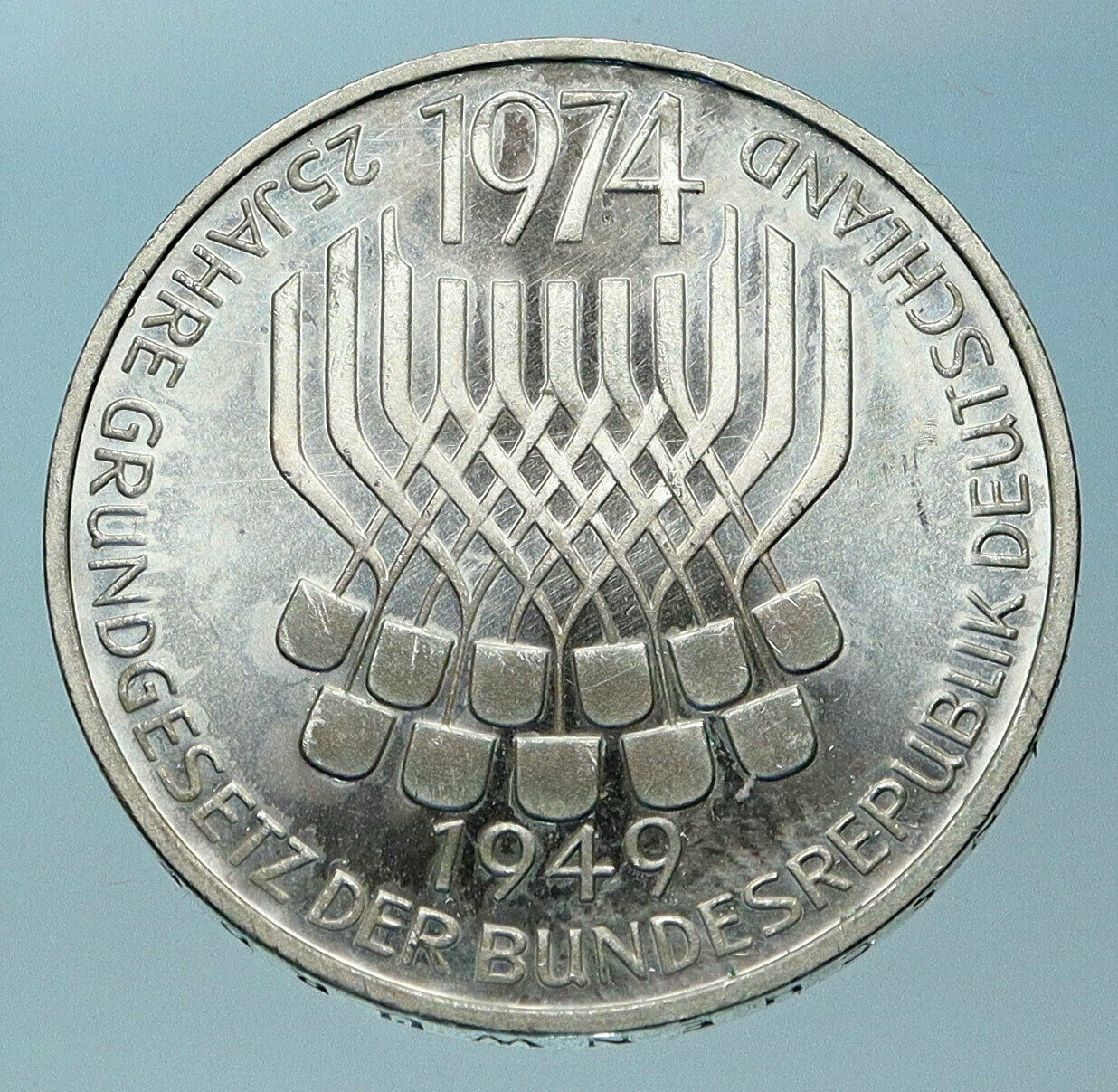 1974 F GERMANY 25 Years of German Federal Constitution Law Silver 5 Mark i83882