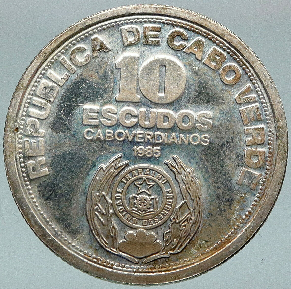 1985 CAPE VERDE 10 Yr Independence Emblem VINTAGE OLD 10 Escudos Coin i88234