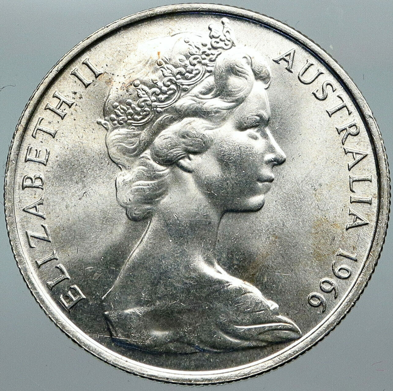 1966 AUSTRALIA UK Queen Elizabeth II with Kangaroos Silver 50 Cents Coin i88546