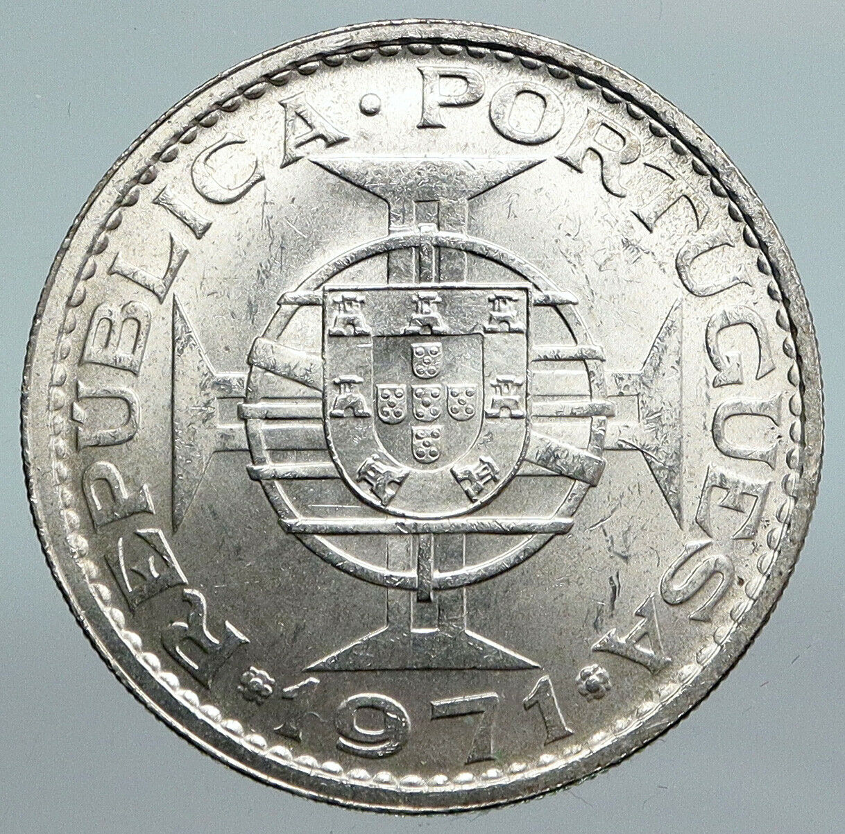 1971 MACAU under PORTUGAL Silver 5 PATACAS with Coat of Arms Vintage Coin i90039