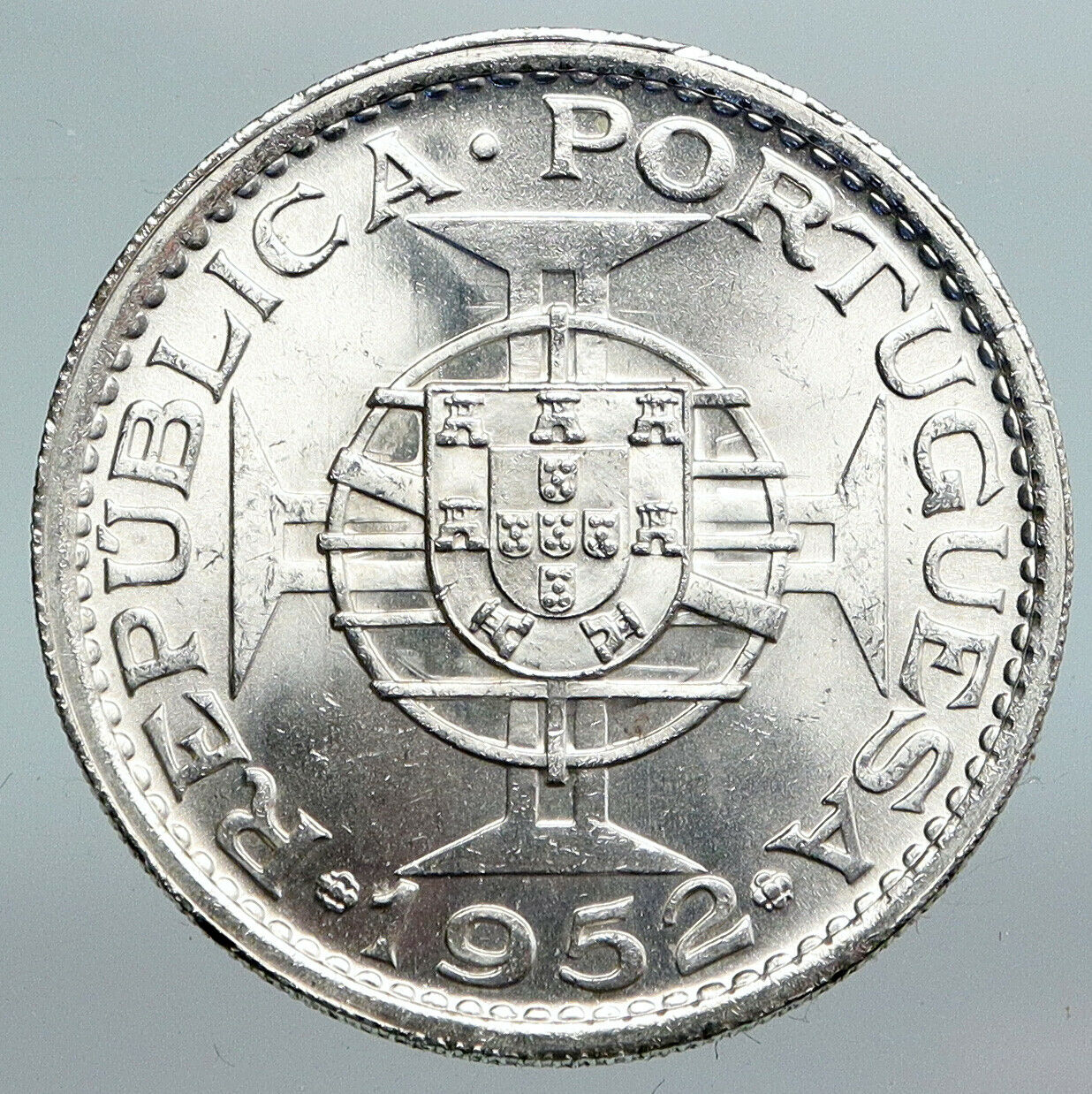 1952 MACAU under PORTUGAL Silver 5 PATACAS with Coat of Arms Vintage Coin i90061