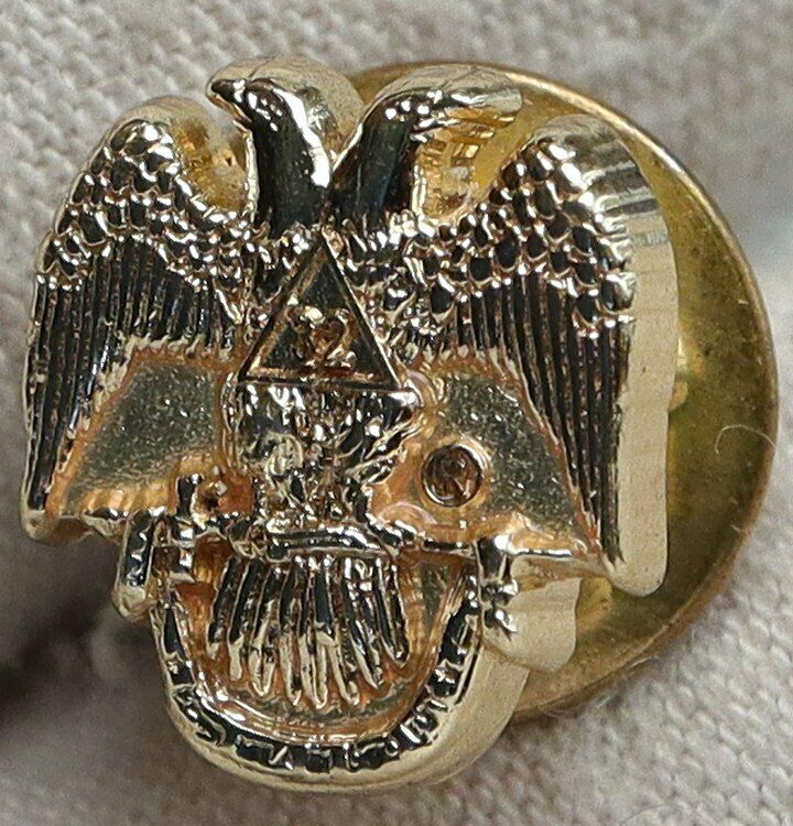 1990s US FREEMASON Double 32 EAGLE Scottish Ancient and Accepted Rite Pin i90386