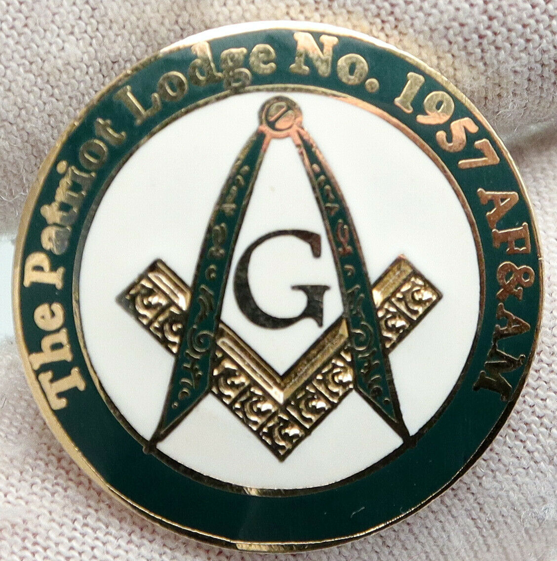 USA FREEMASON Patriot Lodge No. 1957 GEORGE MASON Scottish Rite COLOR Pin i90396