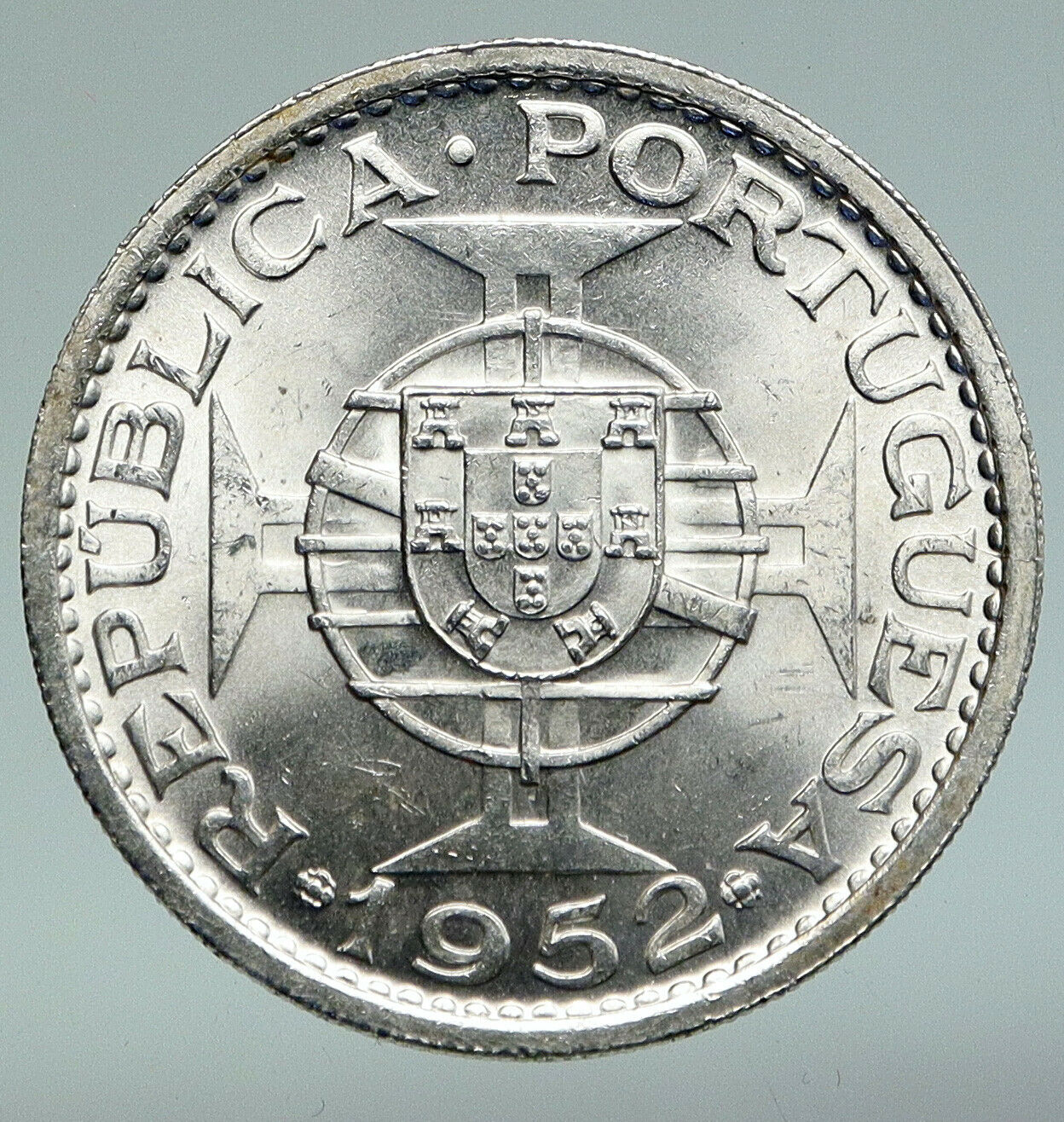 1952 MACAU under PORTUGAL Silver 5 PATACAS with Coat of Arms Vintage Coin i91083