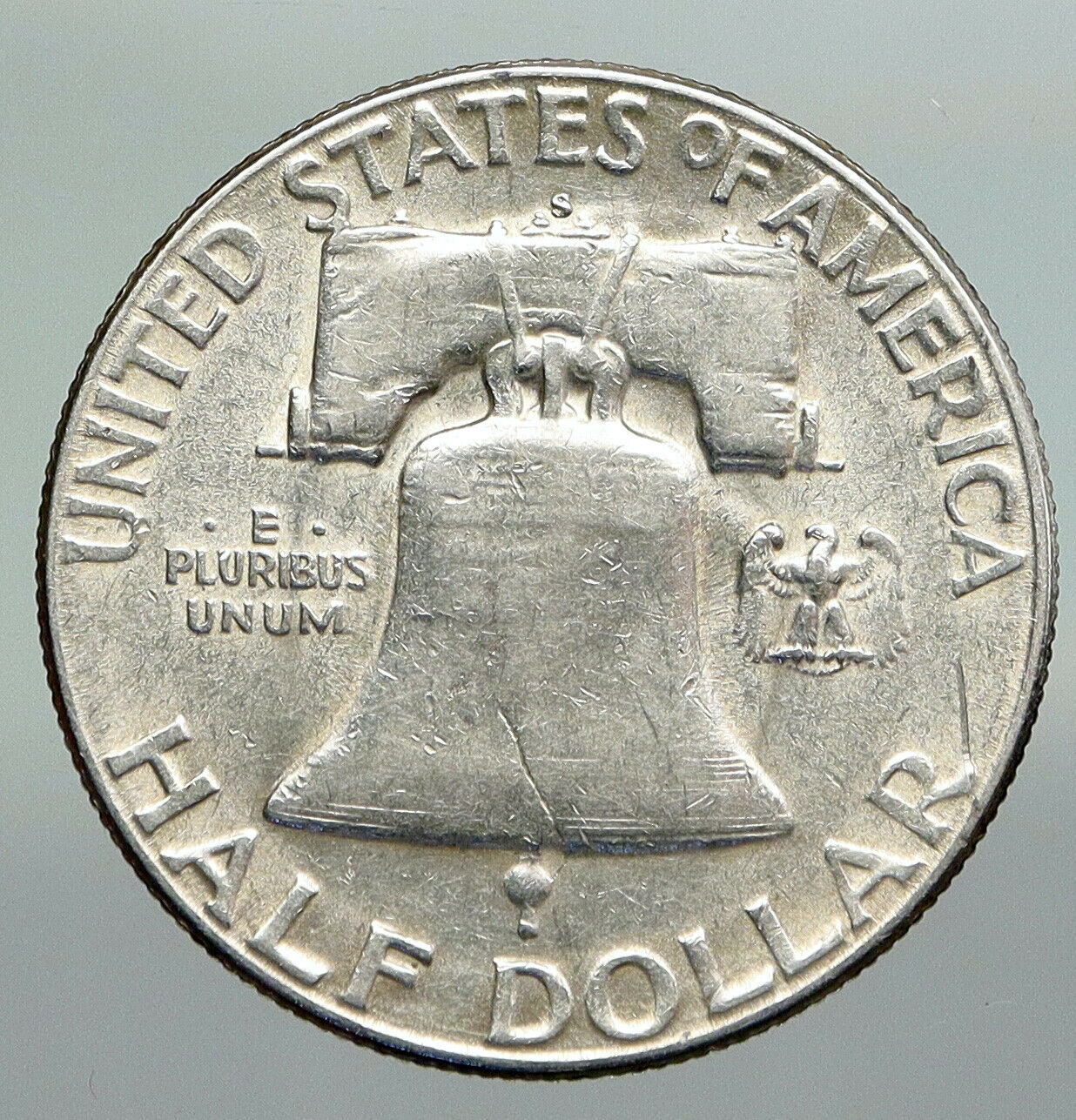 1951 P US Benjamin Franklin Genuine Silver Half Dollar Coin LIBERTY BELL i91892