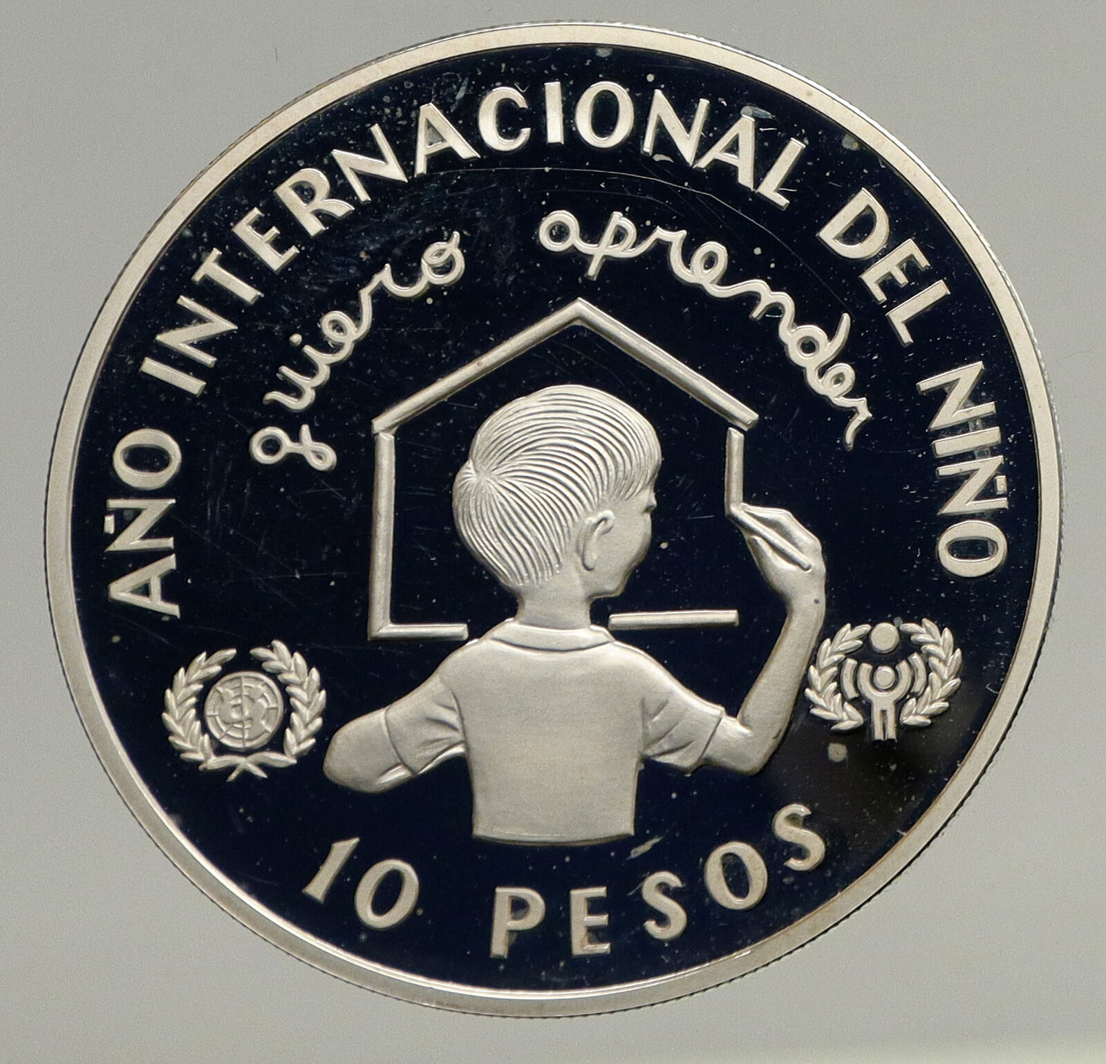 1982 DOMINICAN REPUBLIC Year of the Child OLD Proof Silver 10 Pesos Coin i93420