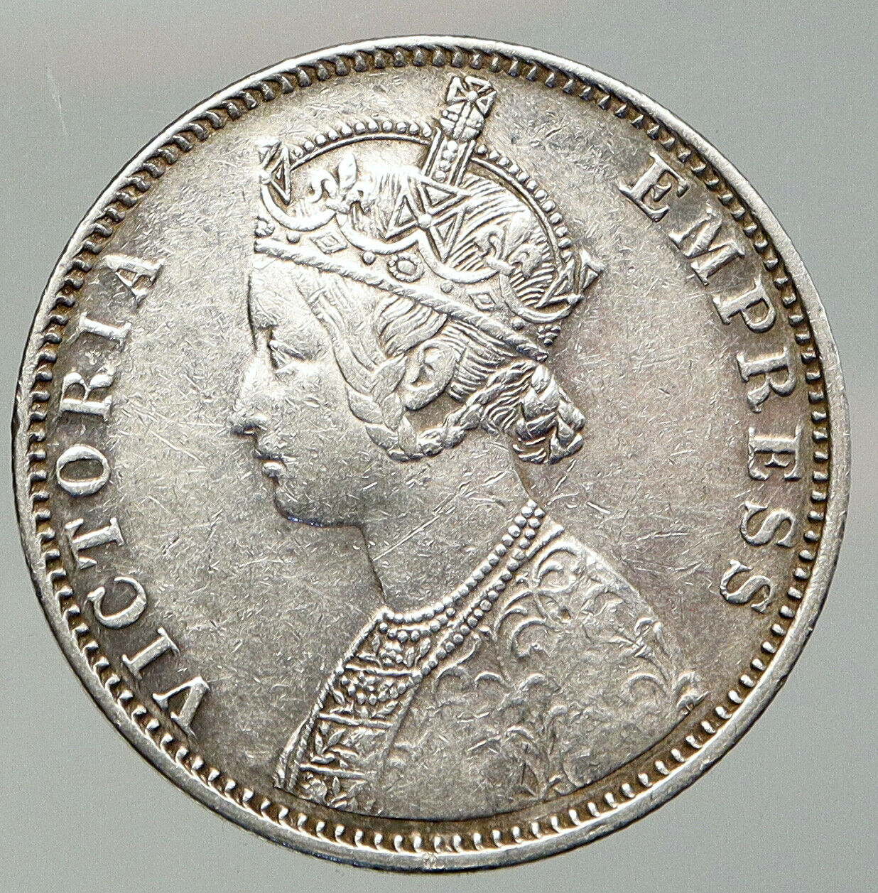 1900 BRITISH INDIA UK COLONY Queen Victoria ANTIQUE Old Silver RUPEE Coin i92897