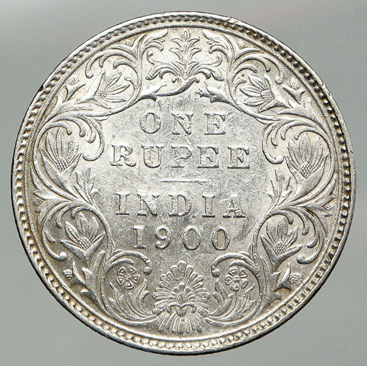 1900 BRITISH INDIA UK COLONY Queen Victoria ANTIQUE Old Silver RUPEE Coin i92897