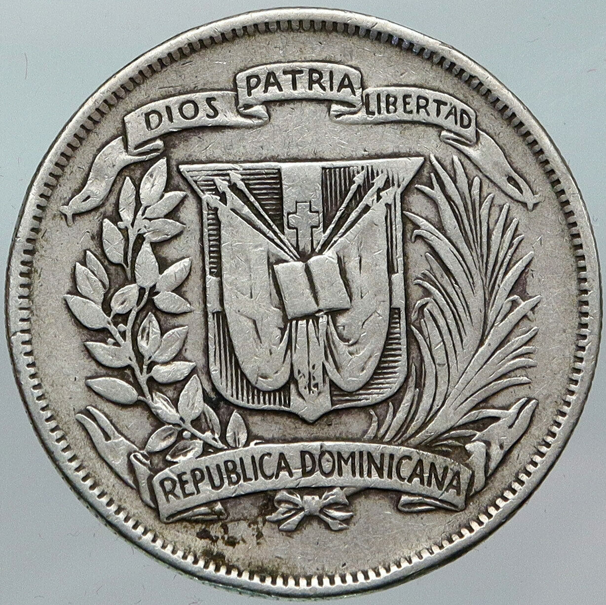 1961 DOMINICAN REPUBLIC Silver Liberty LIBERTO OLD Silver MEDIO PESO Coin i88409