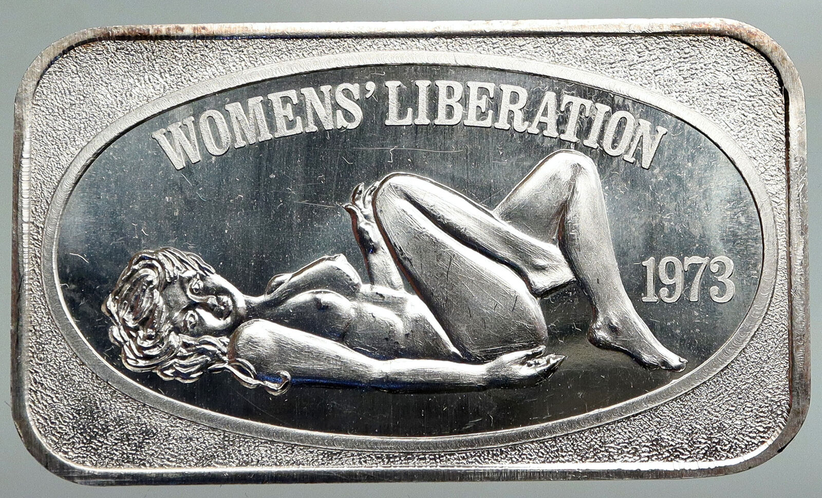 1973 UNITED STATES US Women's LIBERATION Nude OLD Ounce Silver BAR Medal i92304