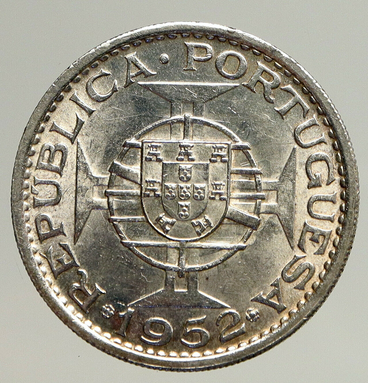 1952 MACAU under PORTUGAL Silver 5 PATACAS with Coat of Arms Vintage Coin i93553