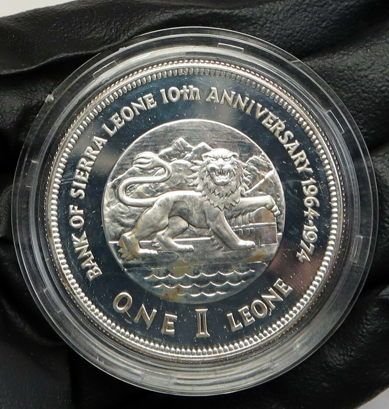 1974 SIERRA LEONE Silver Coin of West AFRICA Dr. Siaka Stevens Bank Lion i93105