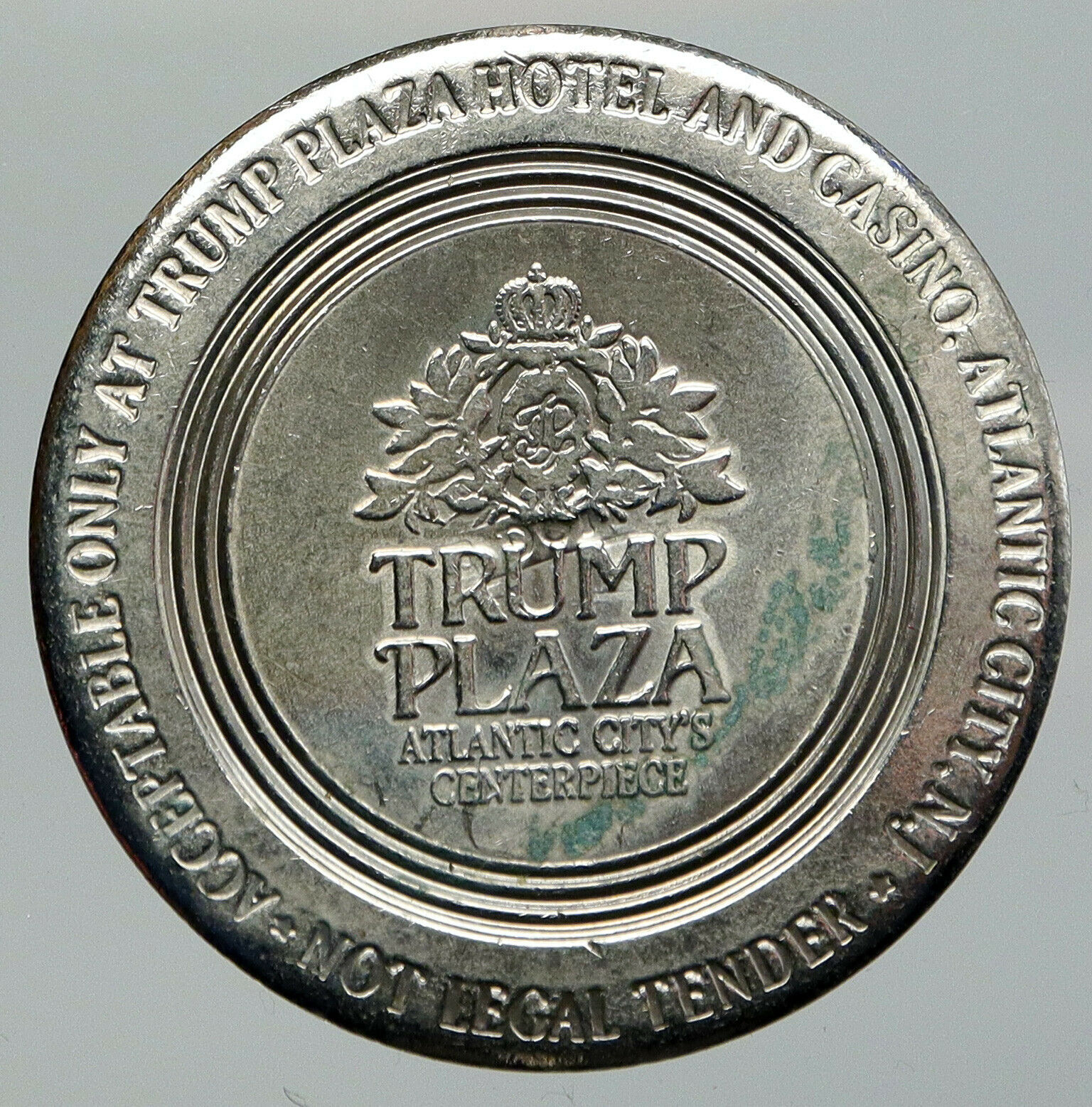 US Atlantic City NJ TRUMP PLAZA Casino Hotel VINTAGE Dollar Chip Medal i93056