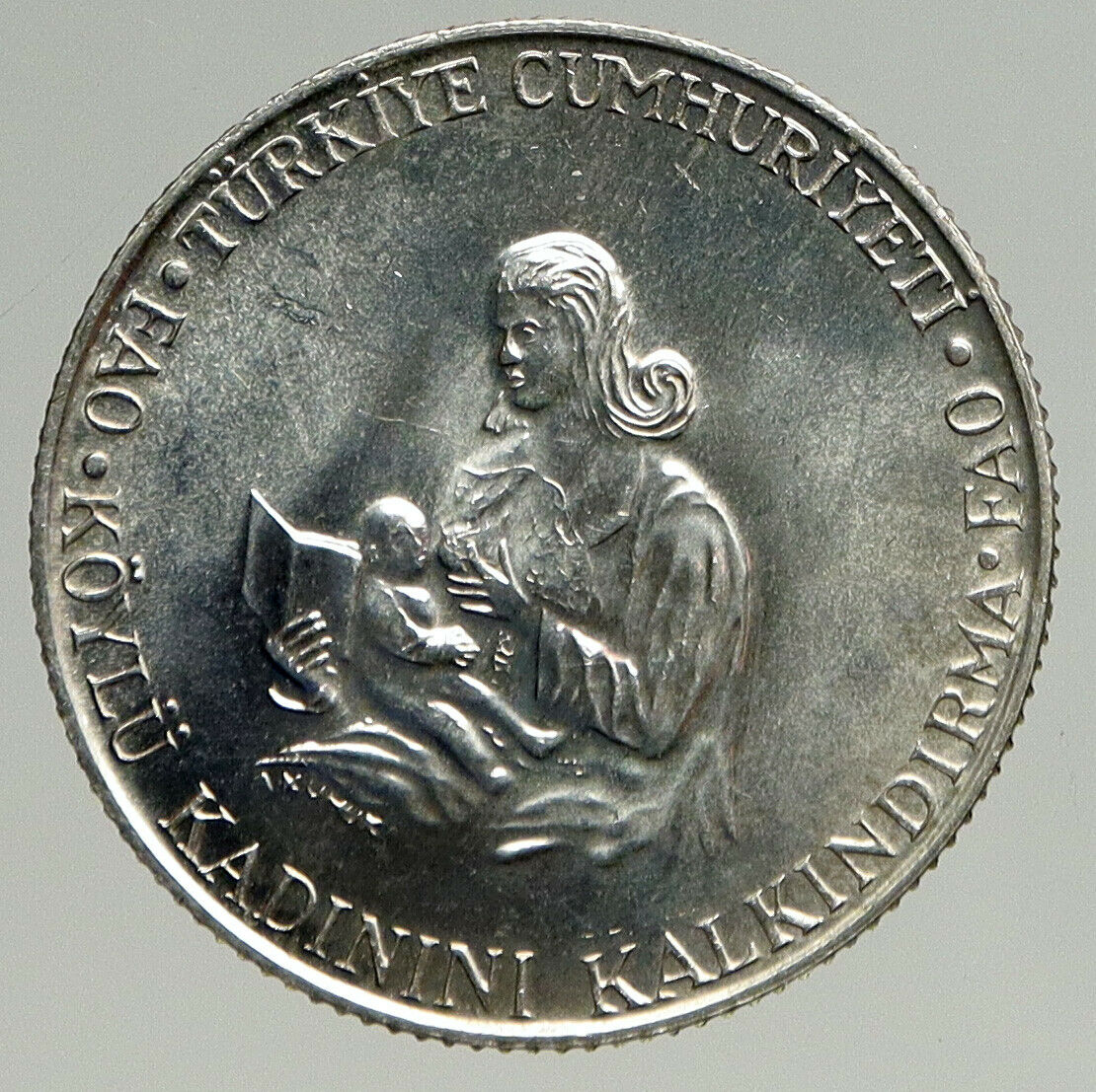 1980 TURKEY Breastfeeding Child w Crescent Antique Silver 500 Lira Coin i94265