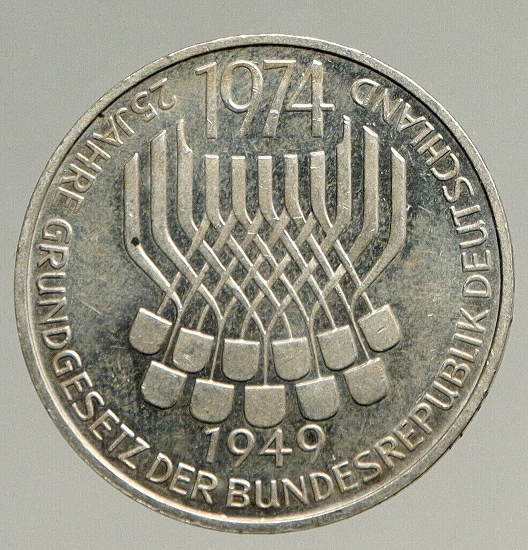 1974 F GERMANY 25 Years of German Federal Constitution Law Silver 5 Mark i94114