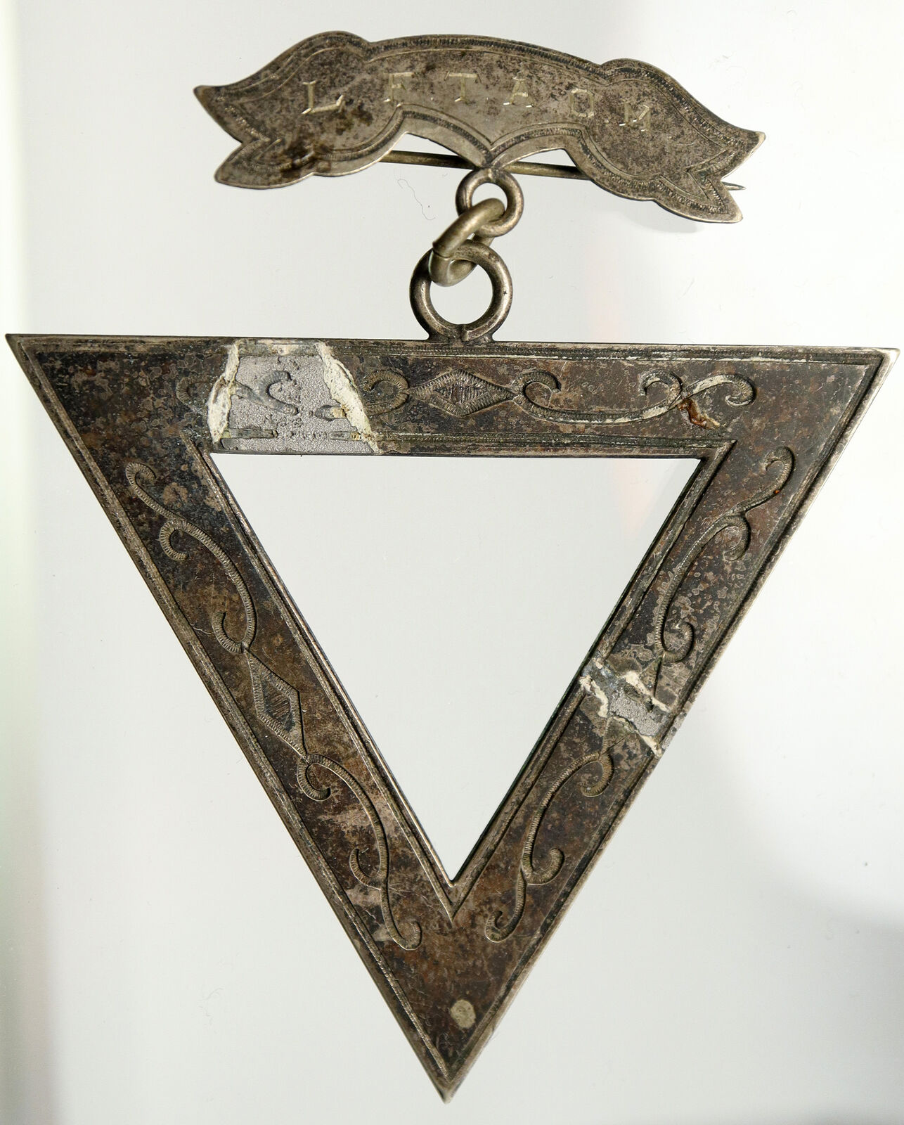 1874 USA FREEMASON Pin BADGE TRIANGLE Masonic Antique Silver Collectible i93145