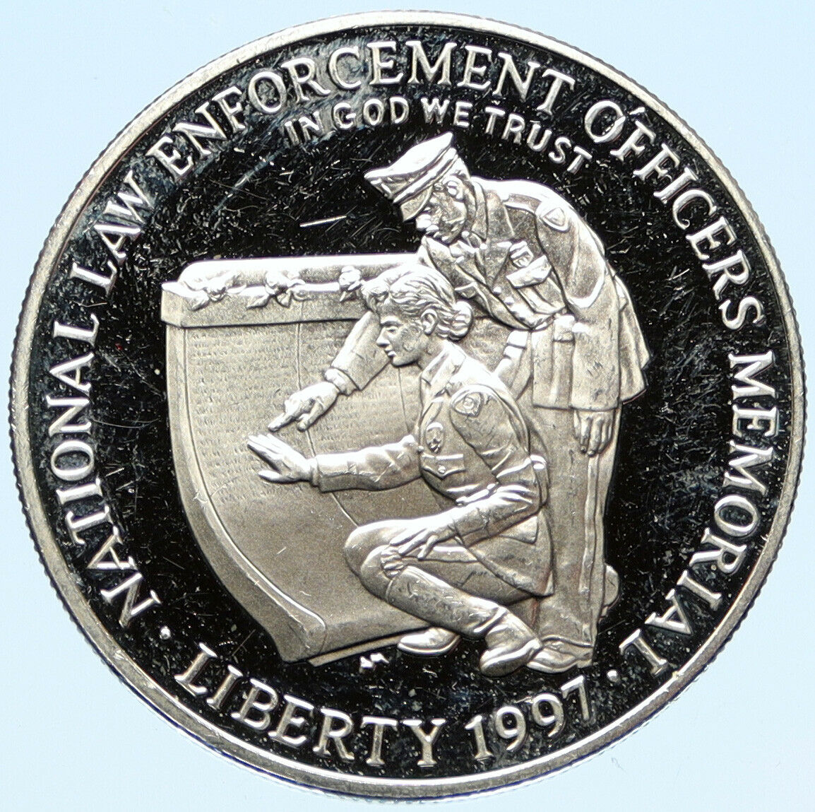 1997 USA United States HONOR LAW ENFORCEMENT Protect Proof Silver $ Coin i98304