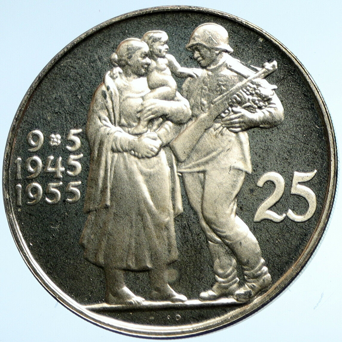 1955 CZECHOSLOVAKIA Czech Soldier Family LIBERATION Silver 25 Korun Coin i102973