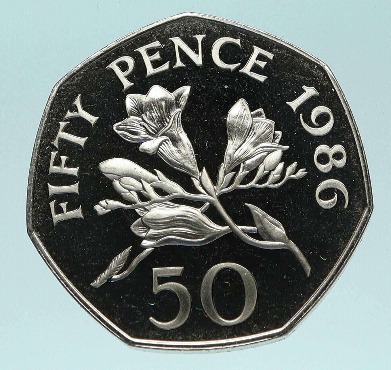 1986 GUERNSEY Island Queen Elizabeth II Flowers Old PROOF 50 Pence Coin i83649