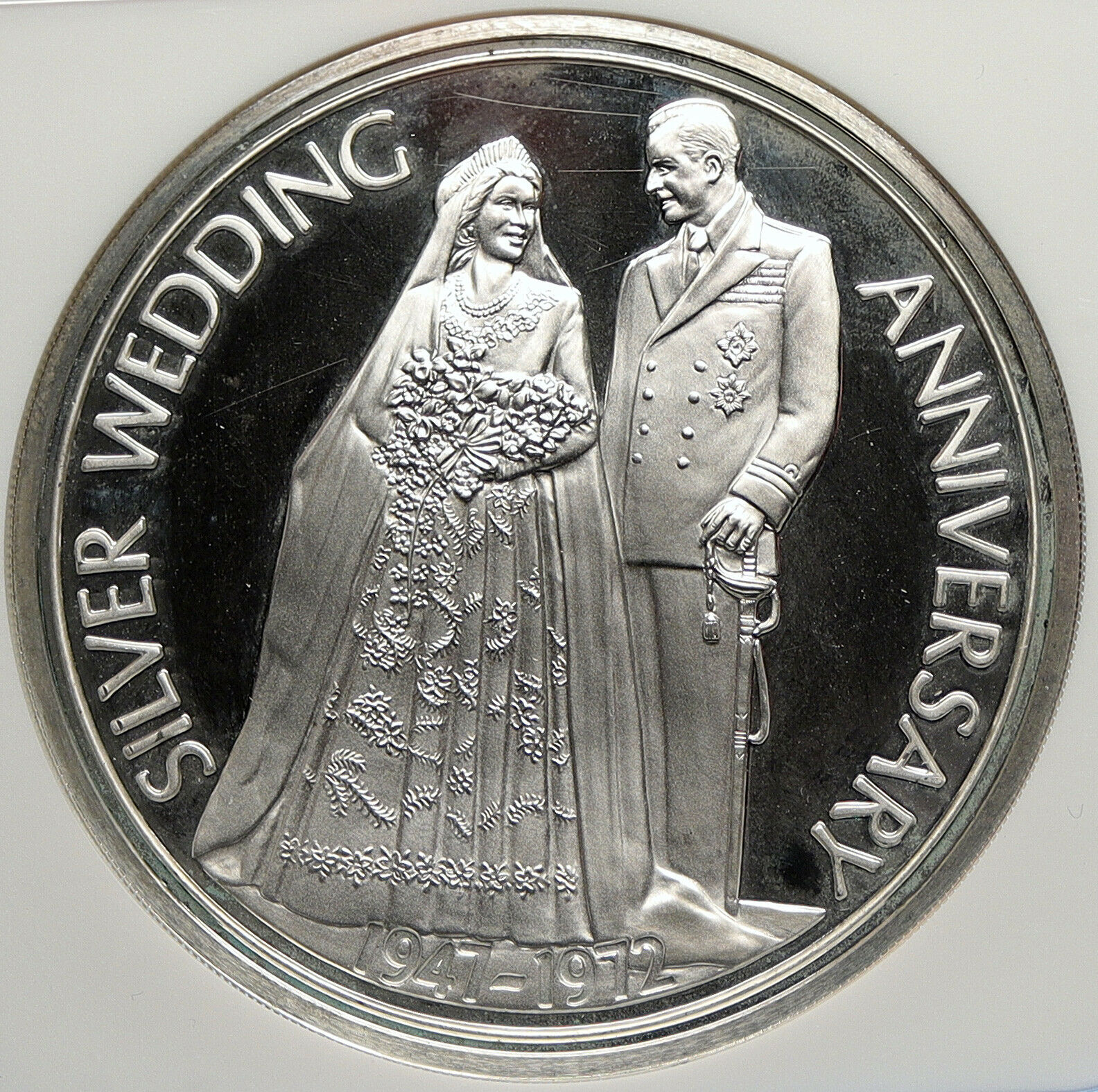 1973 US Franklin Mint ELIZABETH & PHILIP Wedding Proof Silver Medal NGC i106238