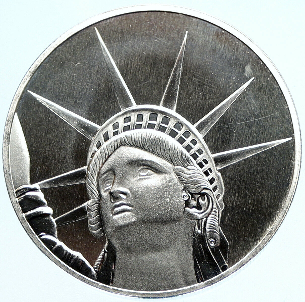 2017 SOLOMON ISLANDS Queen Elizabeth II Statue of Liberty Silver $4 Coin i97809