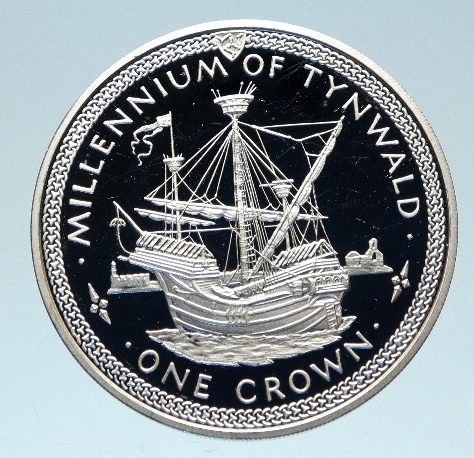 1979 ISLE of MAN Millenium of TYNWALD Silver Crown Coin Man-o-war SHIP i83098