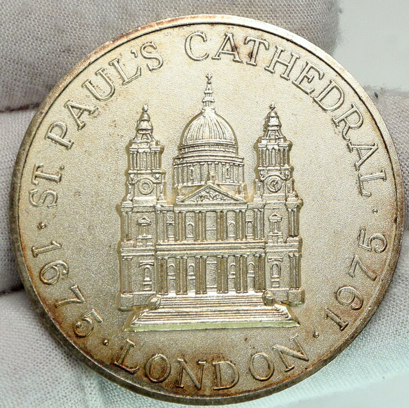 1975 Great Britain UK London 300Y St. Paul Cathedral VINTAGE Silver Medal i90696