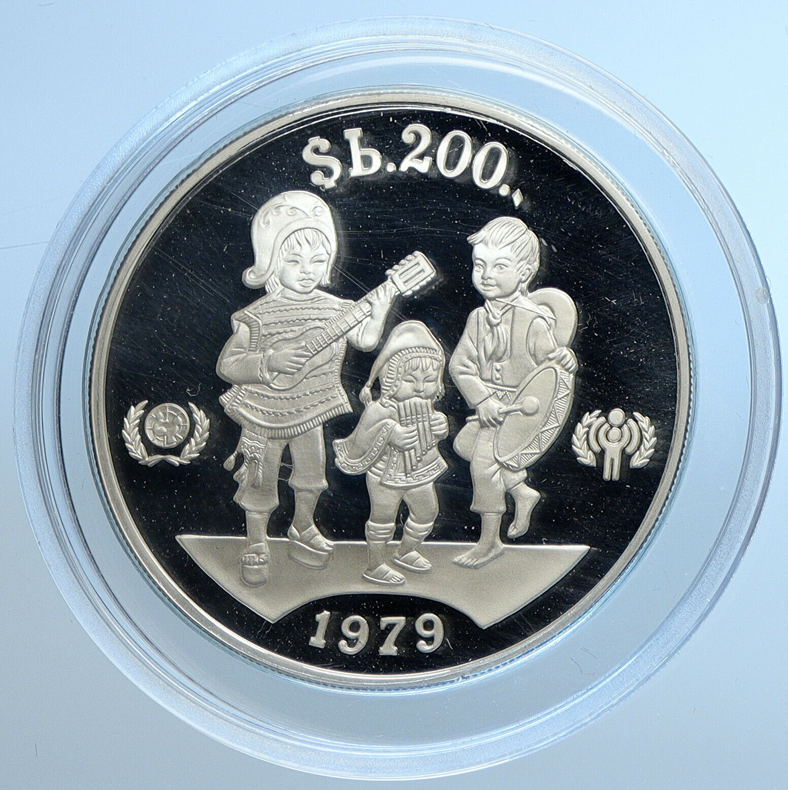 1979 BOLIVIA Genuine UN Year of the Child Proof Silver 200 Pesos Coin i109731