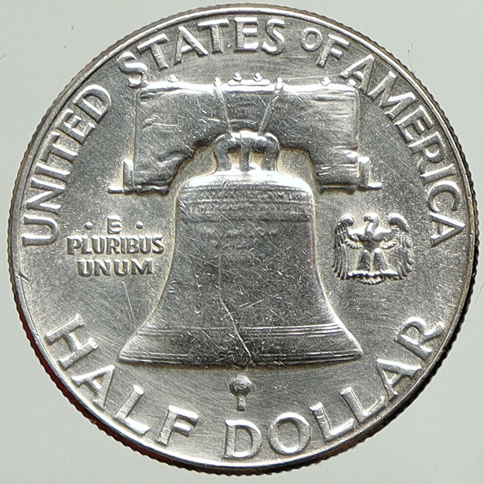 1951 P US Benjamin Franklin VINTAGE Silver Half Dollar Coin LIBERTY BELL i113346