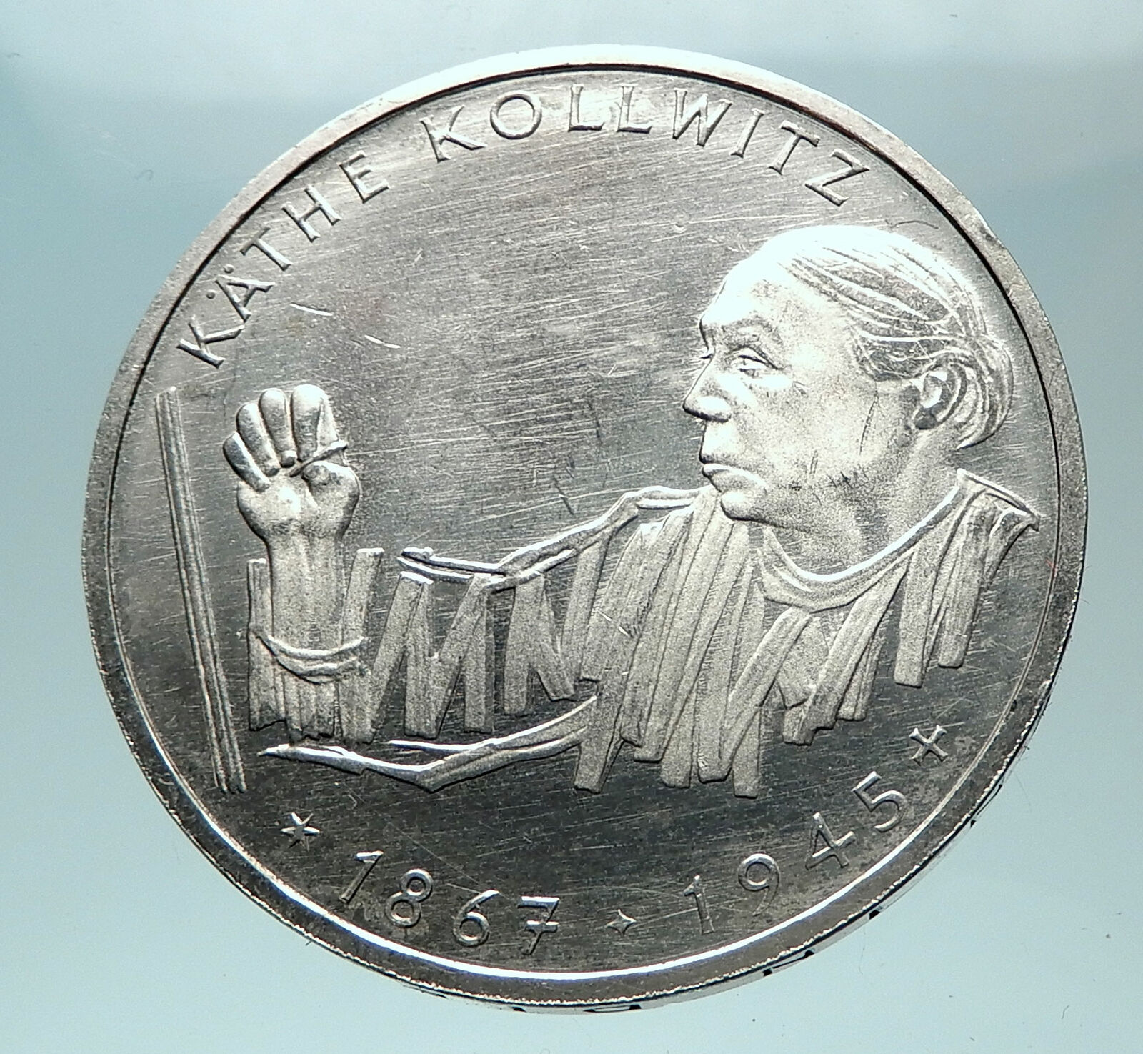 1992 GERMANY Artist Sculptor Kathe Kollwitz Silver German 10 Mark Coin i82033