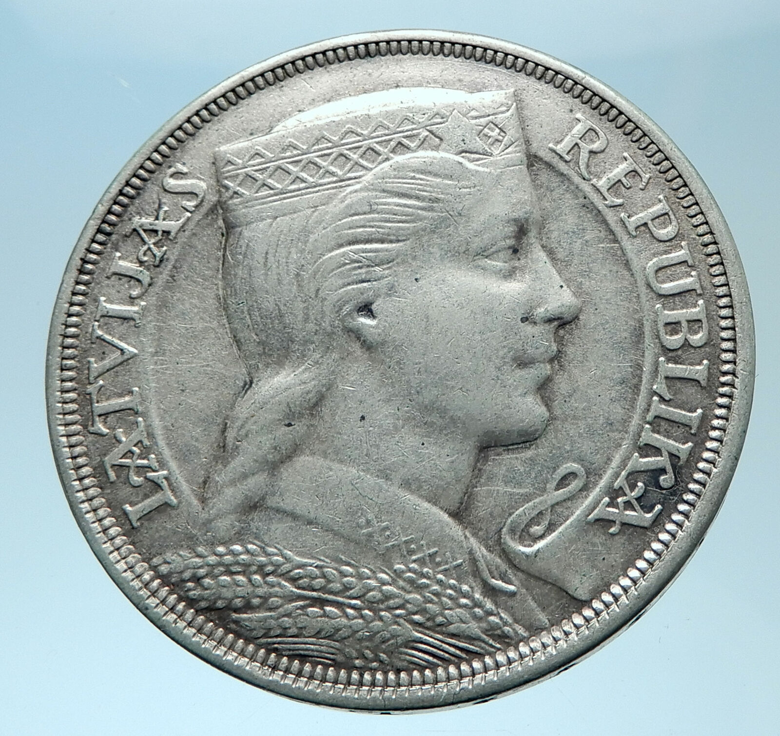 1932 LATVIA w Female Headwear 5 Lati LARGE Vintage Silver European Coin i77910
