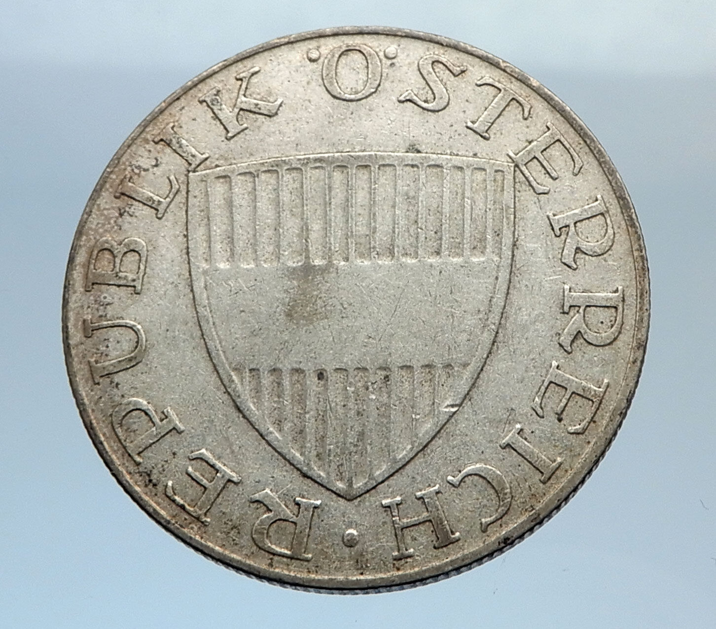 1957 Austria Wachau Woman 10 Schilling Silver Austrian Coin with Shield i71633