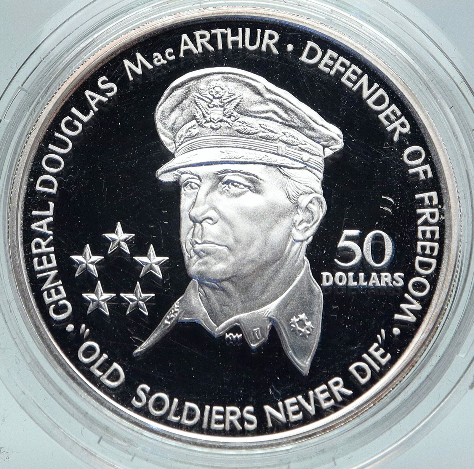 1990 NIUE Queen Elizabeth II USA General MACARTHUR Proof Silver $50 Coin i86926