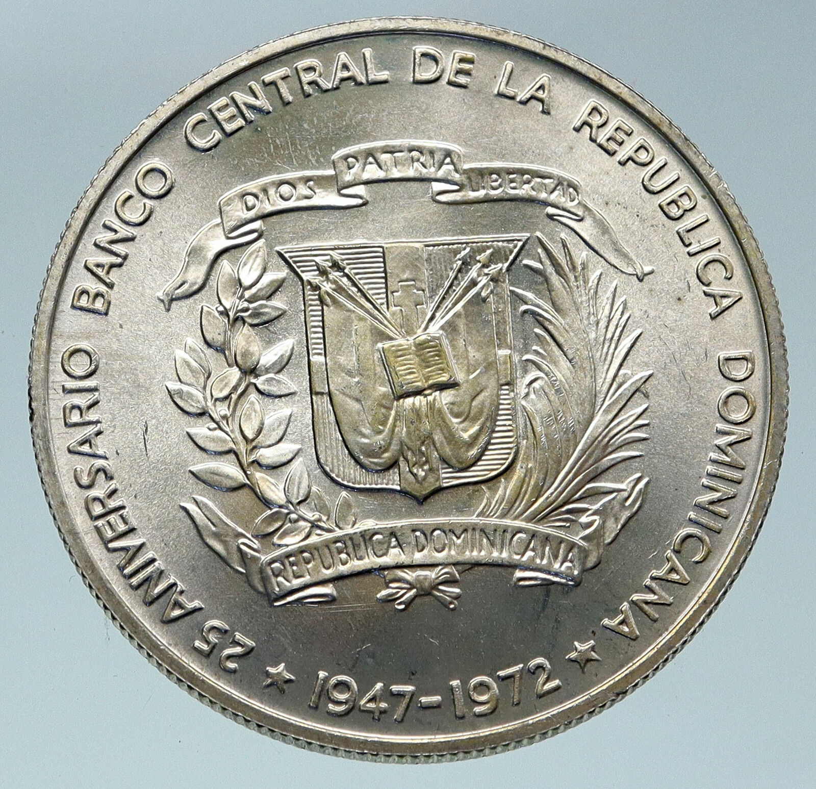 1972 DOMINICAN REPUBLIC 25th Yr Central Bank VINTAGE Silver Peso Coin i86434