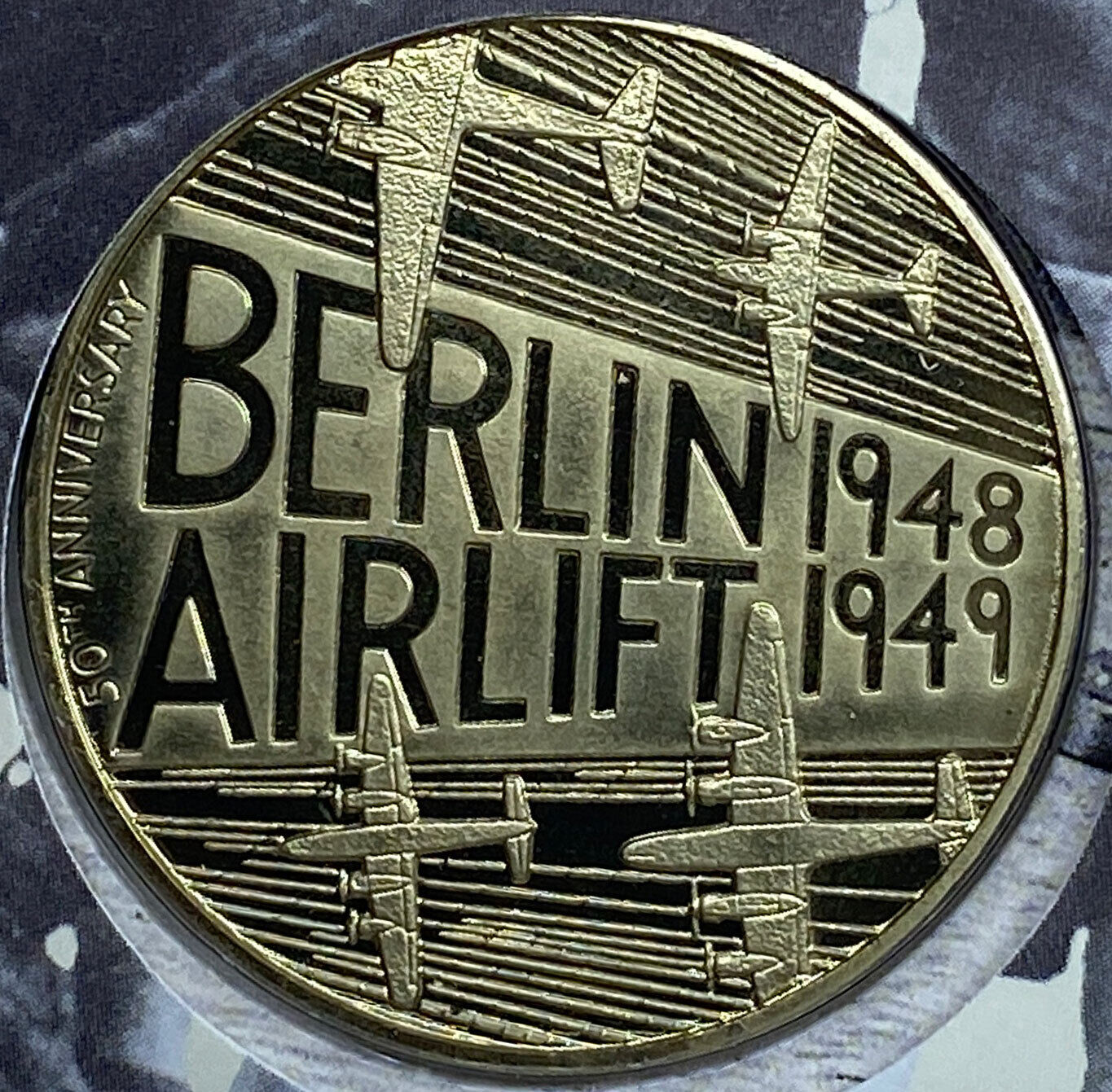 1999 UK United Kingdom BERLIN AIRLIFT AVIATION WAR Vintage OLD Medal i114443