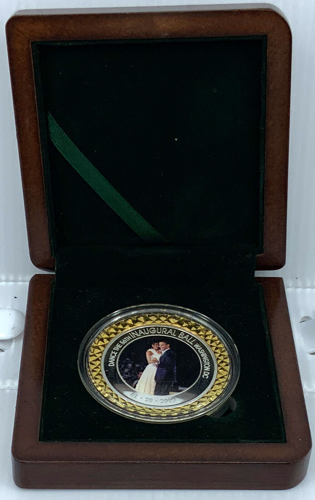 2009 US President OBAMA & Wife Michelle INAGURATION BALL Medal in Box i116038