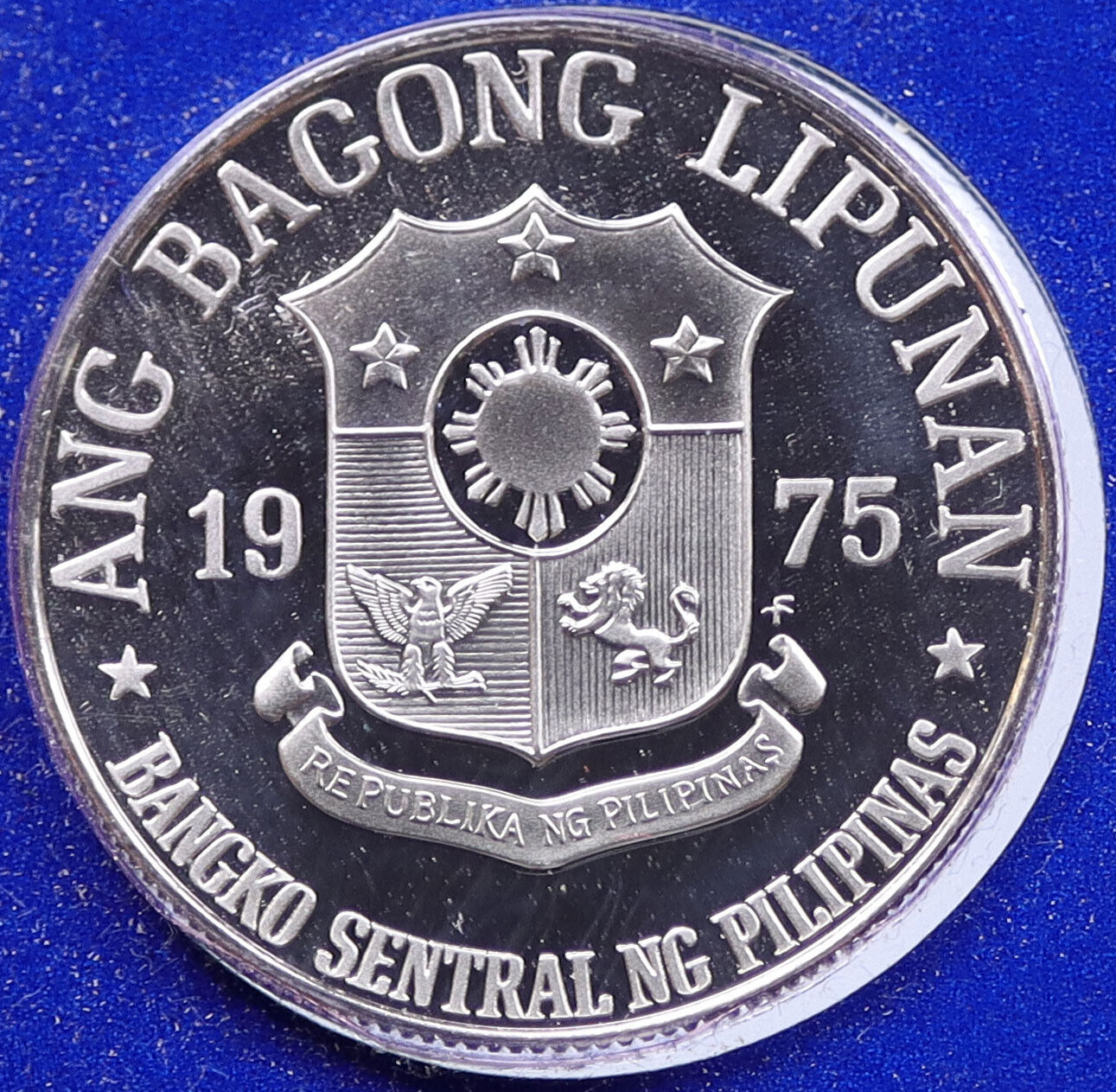 1975 PHILIPPINES New Society LEADER Jose Rizal VINTAGE Proof Piso Coin i117779