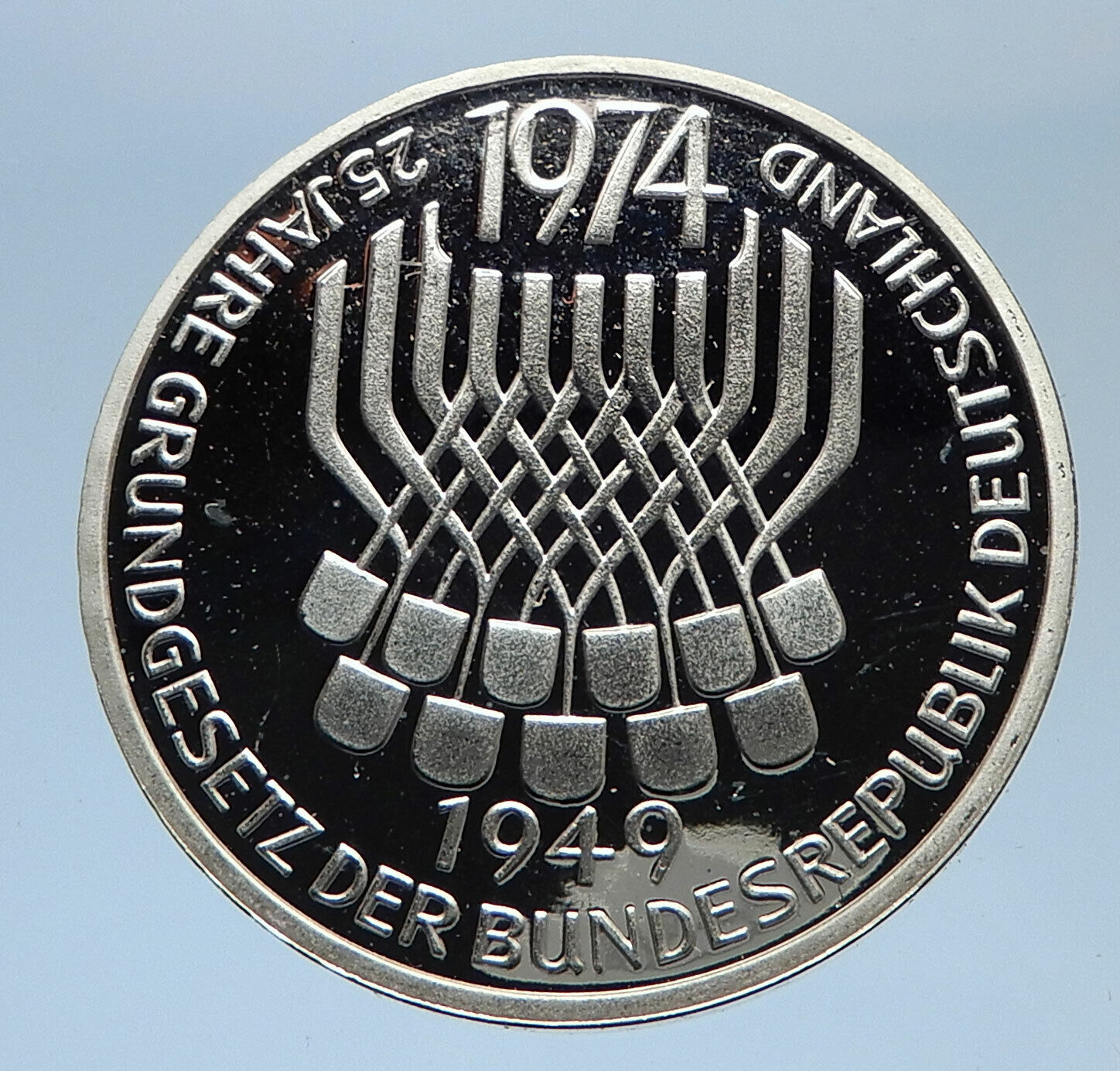 1974 F GERMANY 25 Years of German Federal Constitution Law Silver 5 Mark i77903